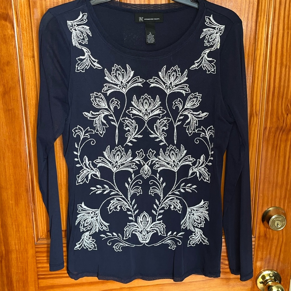 EUC INC International Concept Embossed TShirt